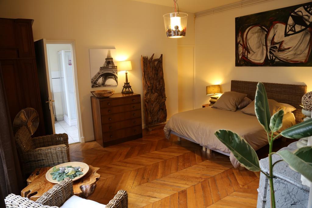 A Room In פריז חדר תמונה